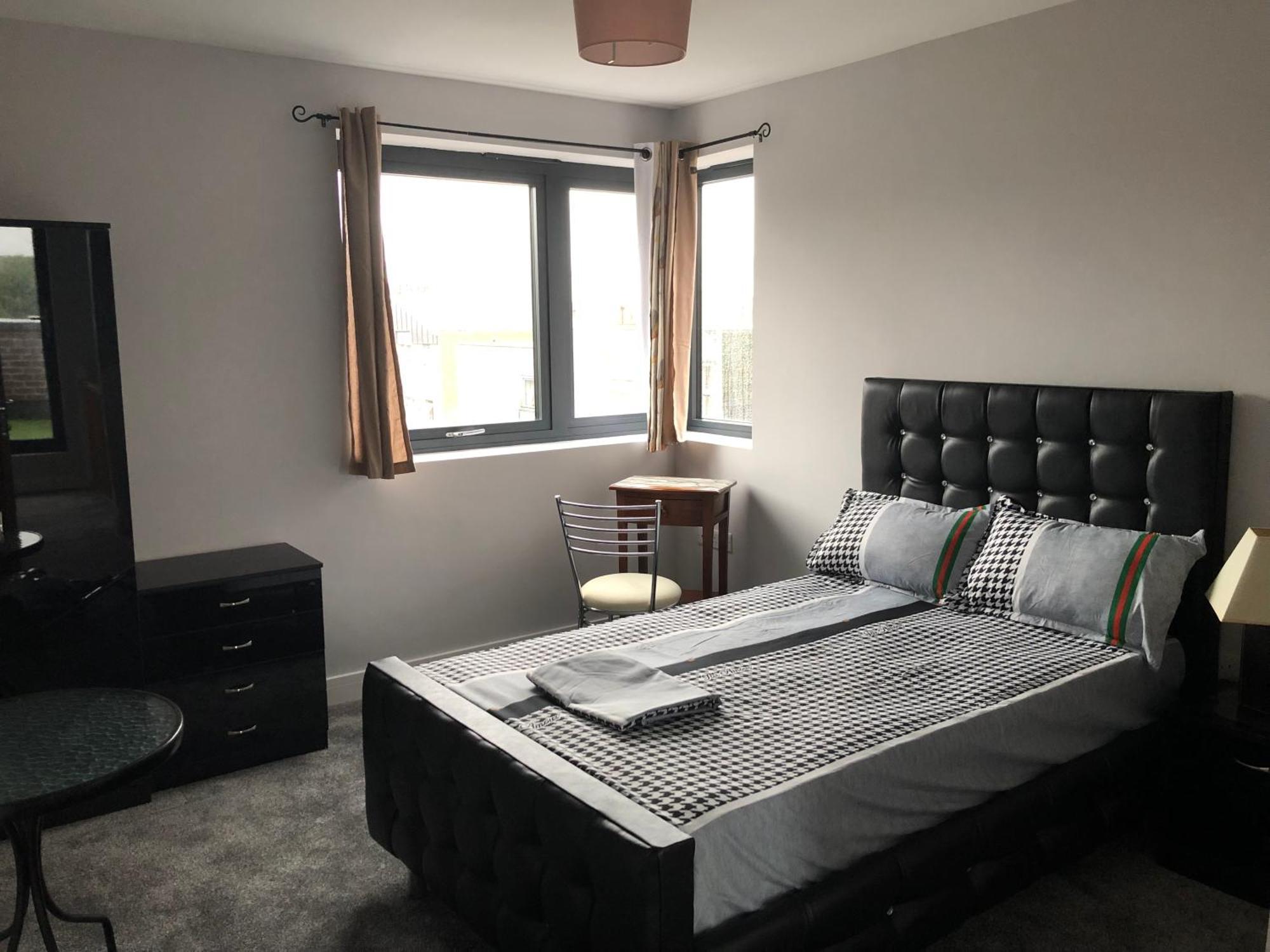 Central Unite Management Ltd Манчестер Экстерьер фото